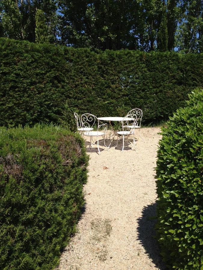B&B Chambre De Julie Le Jardin เวซง-ลา-โรแมน ภายนอก รูปภาพ